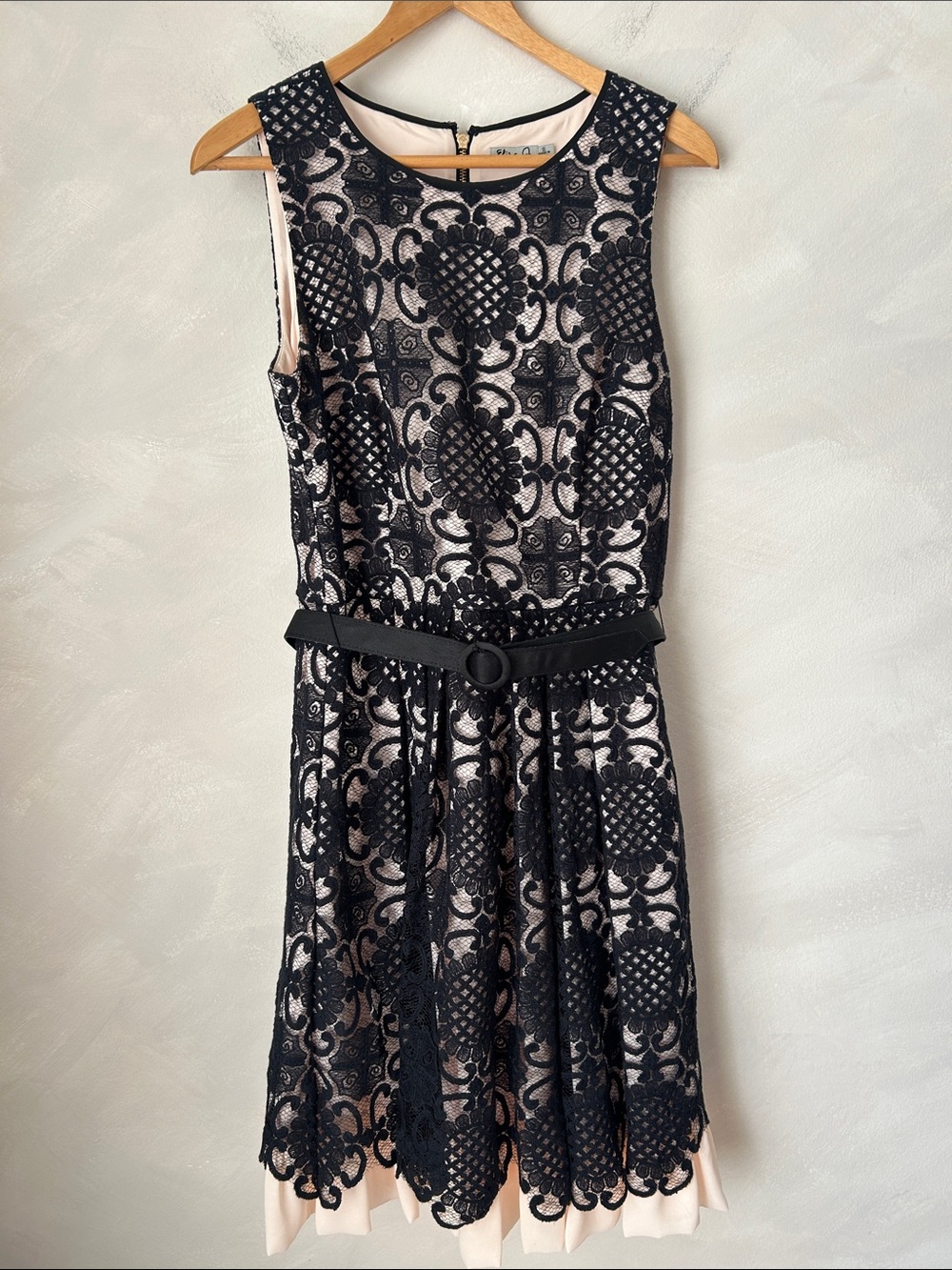 ELIZA J Lace Overlay Sleeveless Dress in Size 10, Black/Nude